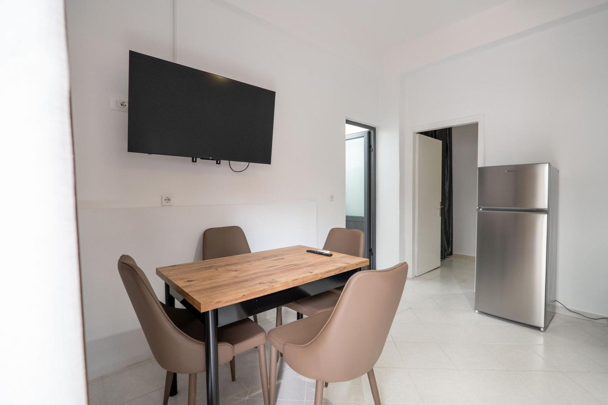 Hoteleks & Hotel Sarande