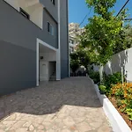 Hoteleks Inn & Suites